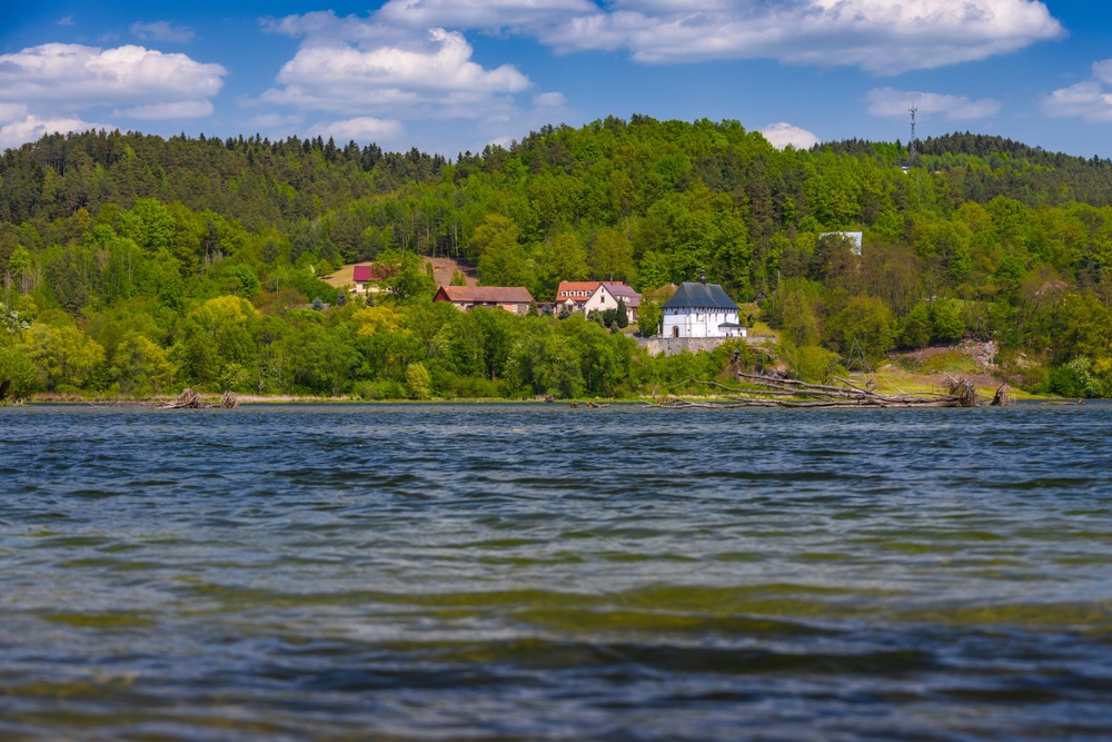 Weekendowy reset nad&nbsp;Jeziorem Czchowskim: Dlaczego warto wybrać hotel z&nbsp;wellness blisko Krakowa?